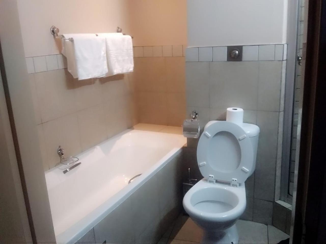 Mabungubwe Hotel Apartments - Home Away From Home Johannesburg Ngoại thất bức ảnh