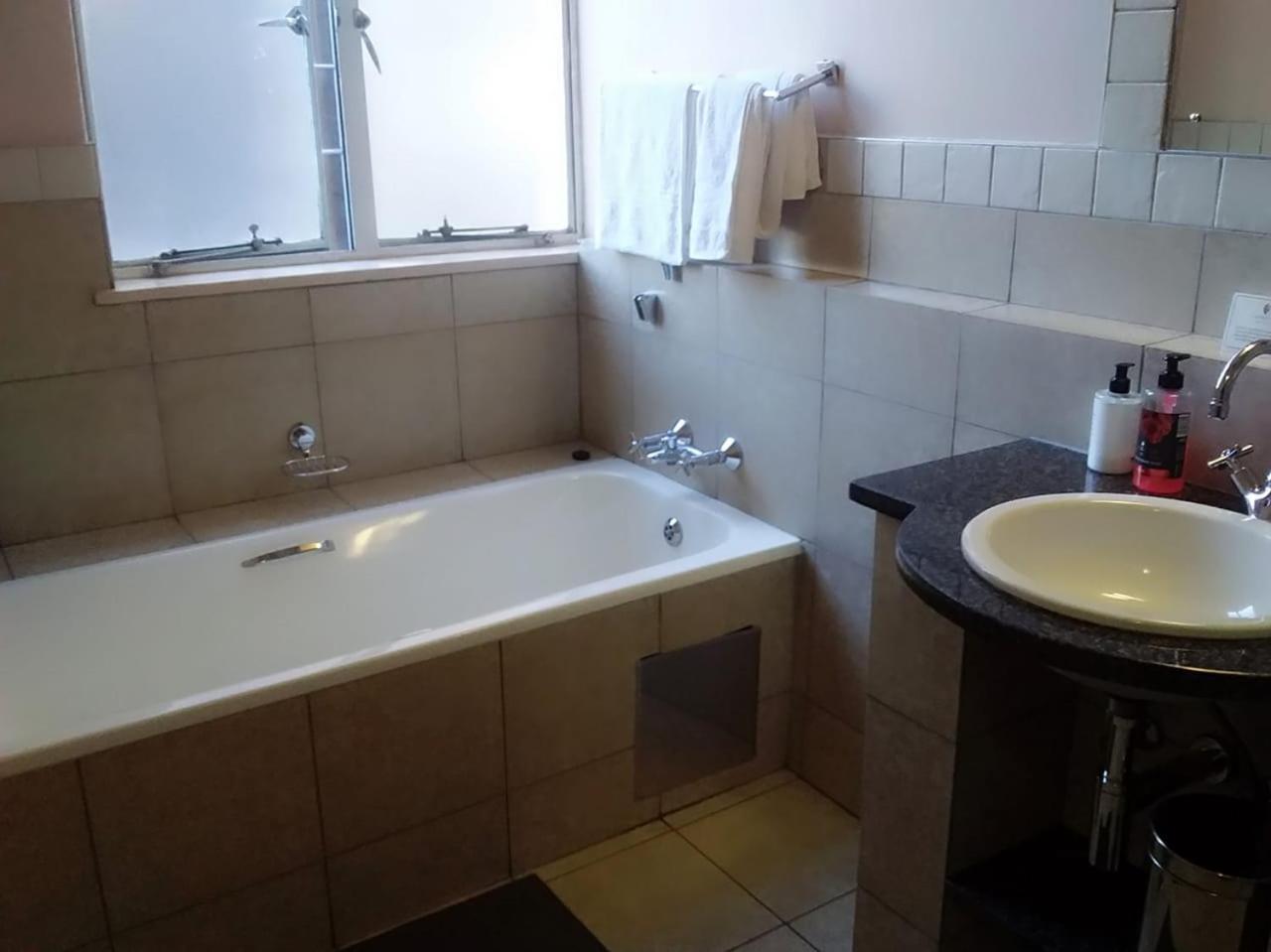 Mabungubwe Hotel Apartments - Home Away From Home Johannesburg Ngoại thất bức ảnh
